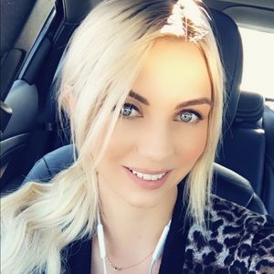 Meet your Posher, Kayla